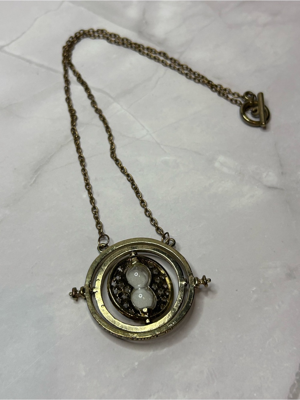 Antique-Style Gold Tone Hourglass Pendant Necklace - Gold